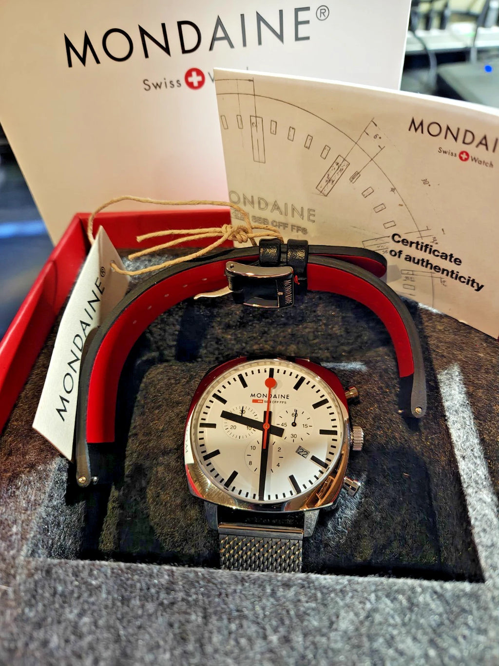 MONDAINE MEN'S MSL.41410.LBV.SET GRAND CUSHION WATCH